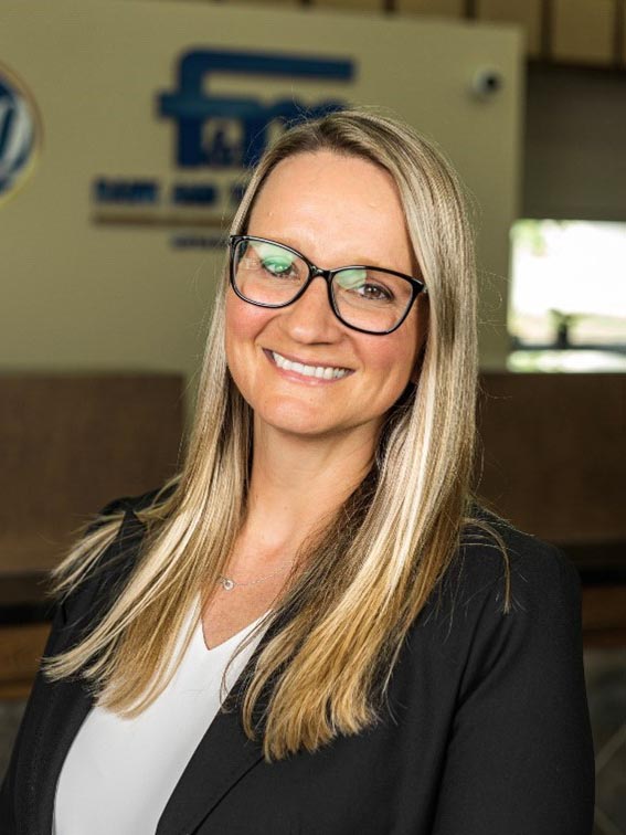 Erin Otten's headshot